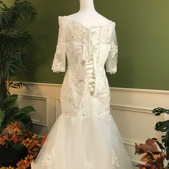 Wedding gown - Picture 6 of 16